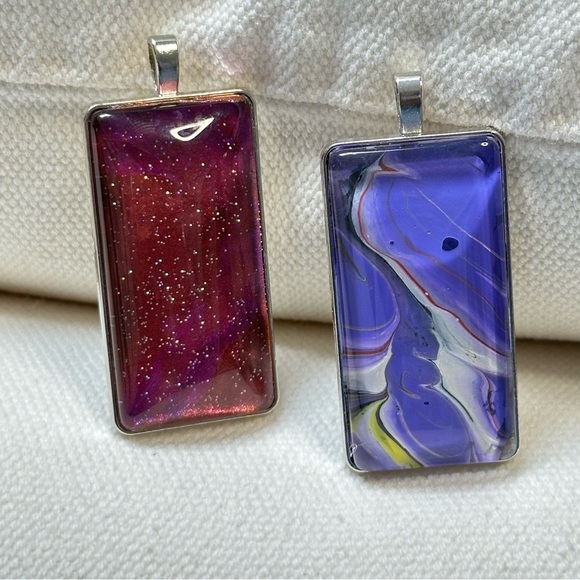 Fluid Art, Acrylic Hand Paint Pendants, Abstract, Glass cabochon 2 In Set 1876 - Picture 2 of 9